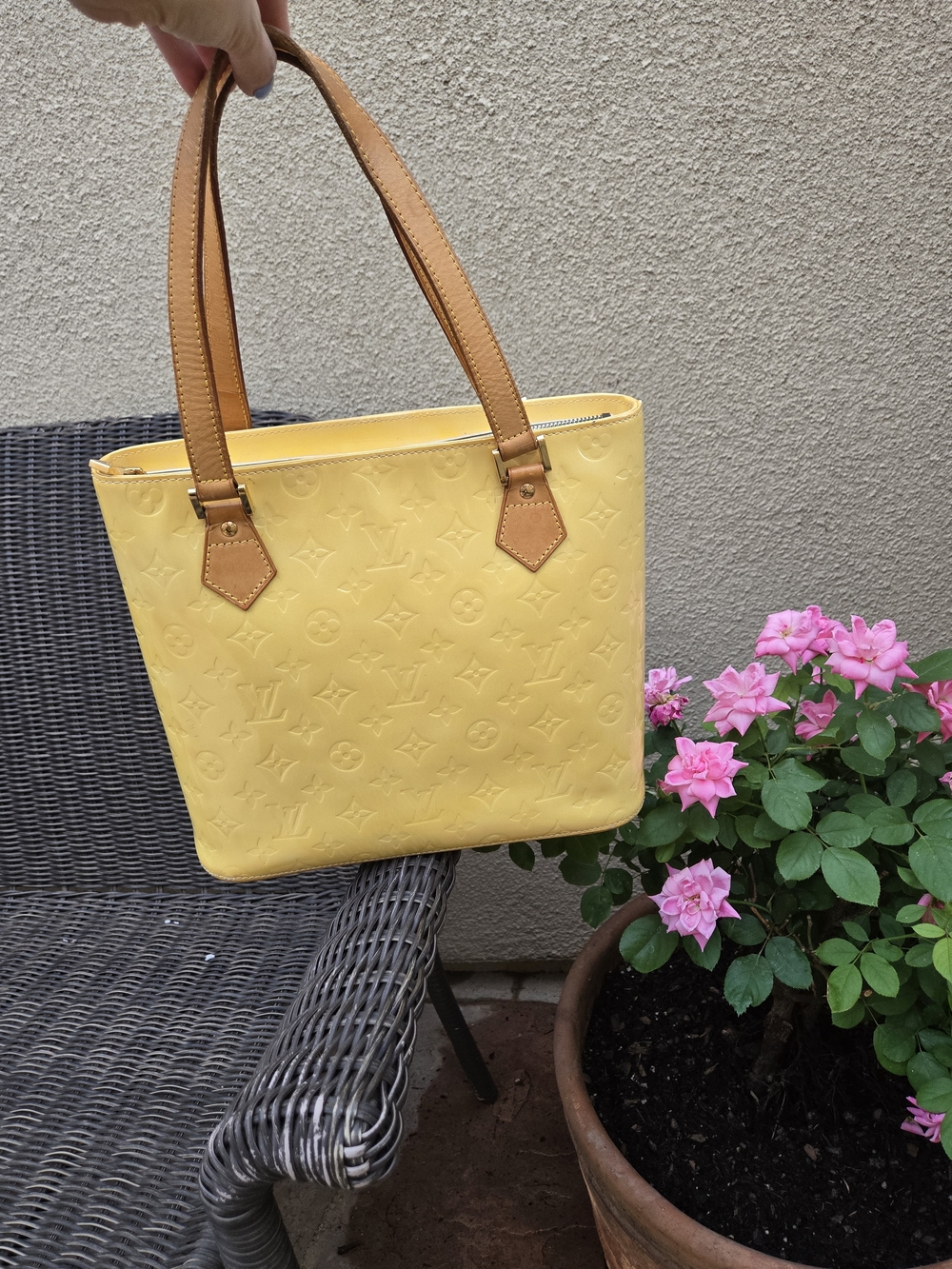 Authentic Louis Vuitton Yellow Houston Vernis Empriente Leather Tote Bag - Picture 3 of 17